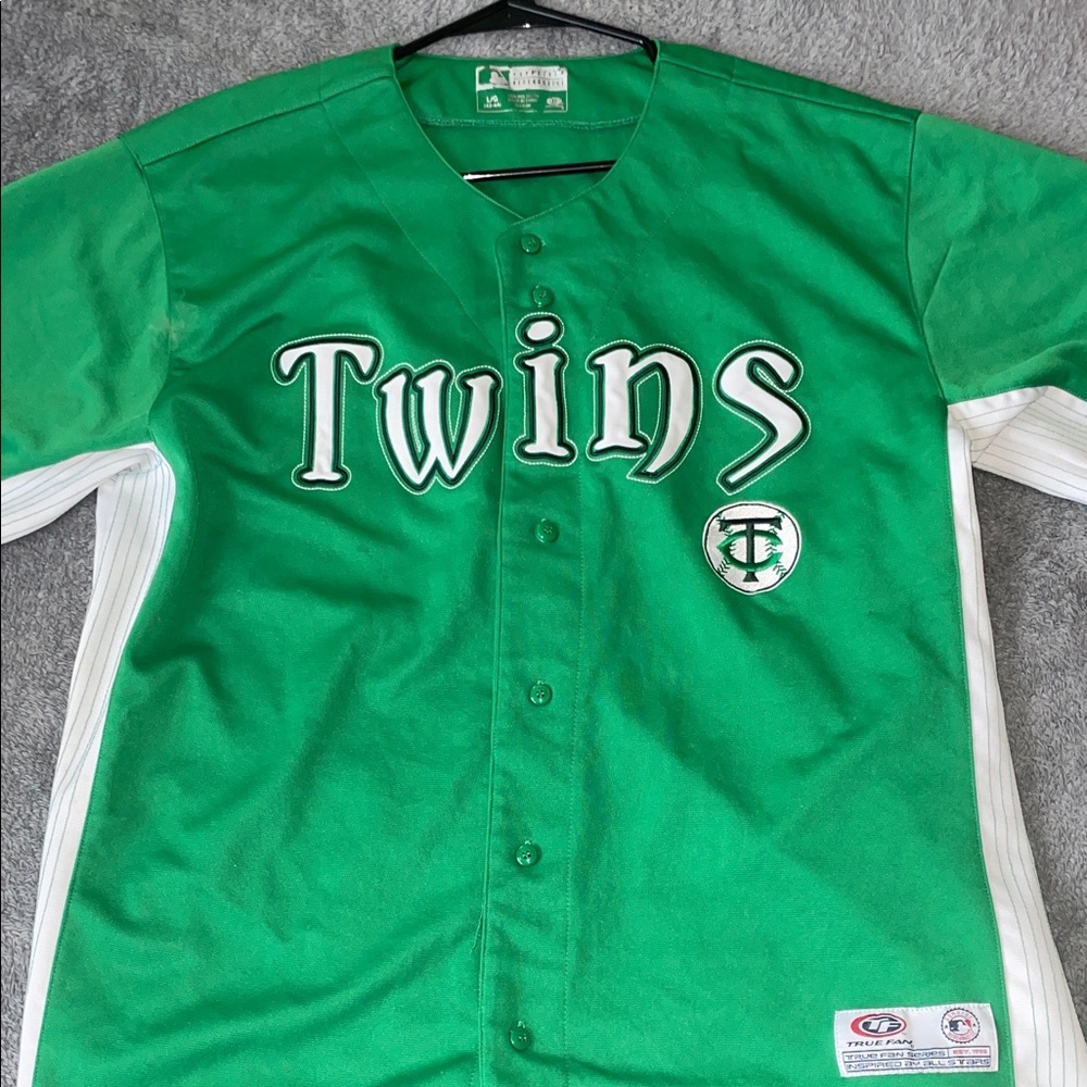 Genuine Merchandise Green Twins Kids Button-Up Jersey